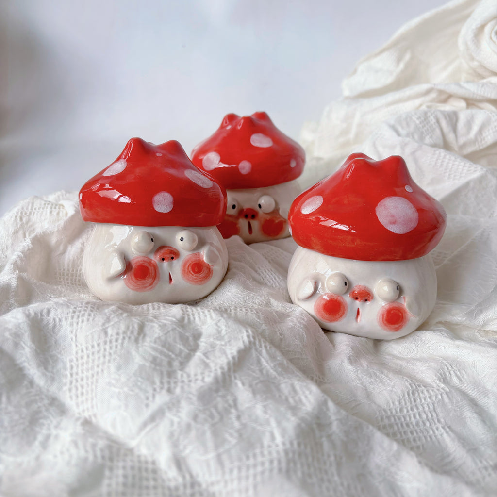 Mushroom Pig Lidded Mini Mug